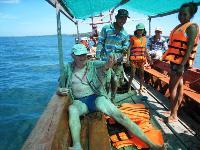 possibilité de prendre les crocodiles dans les bras