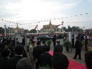 fête des eaux à Phnom Penh arrivee-du-roi